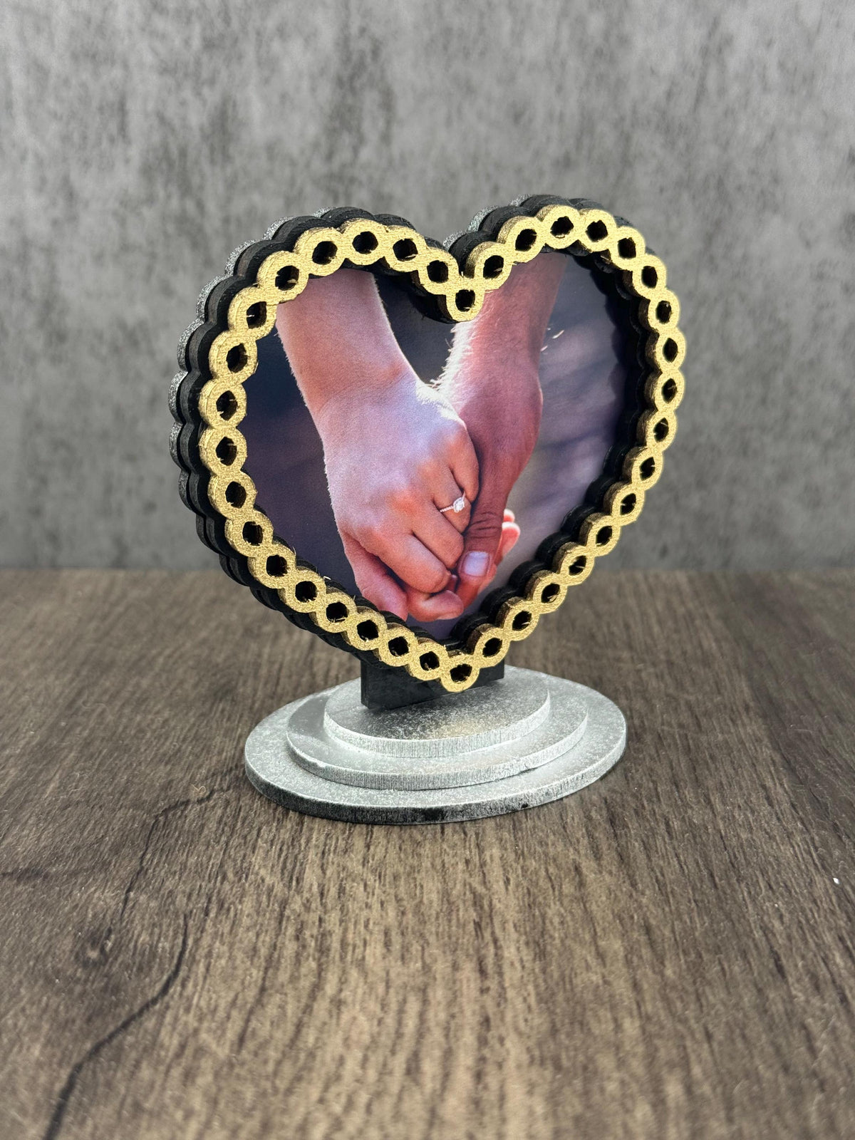 Double-Sided Heart Frame Table Toppers – Magnetic Wedding Photo Holders