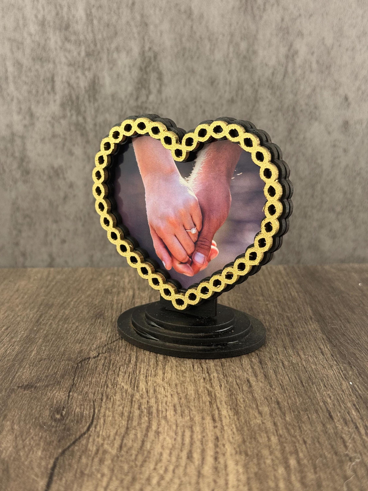 Double-Sided Heart Frame Table Toppers – Magnetic Wedding Photo Holders