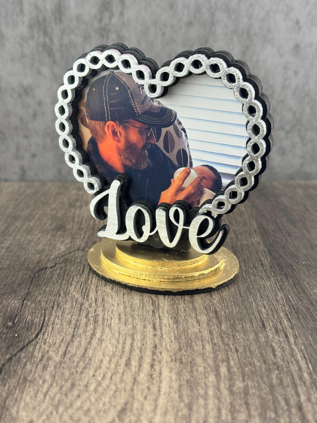 Love” Heart Photo Frame – Magnetic Picture Holder