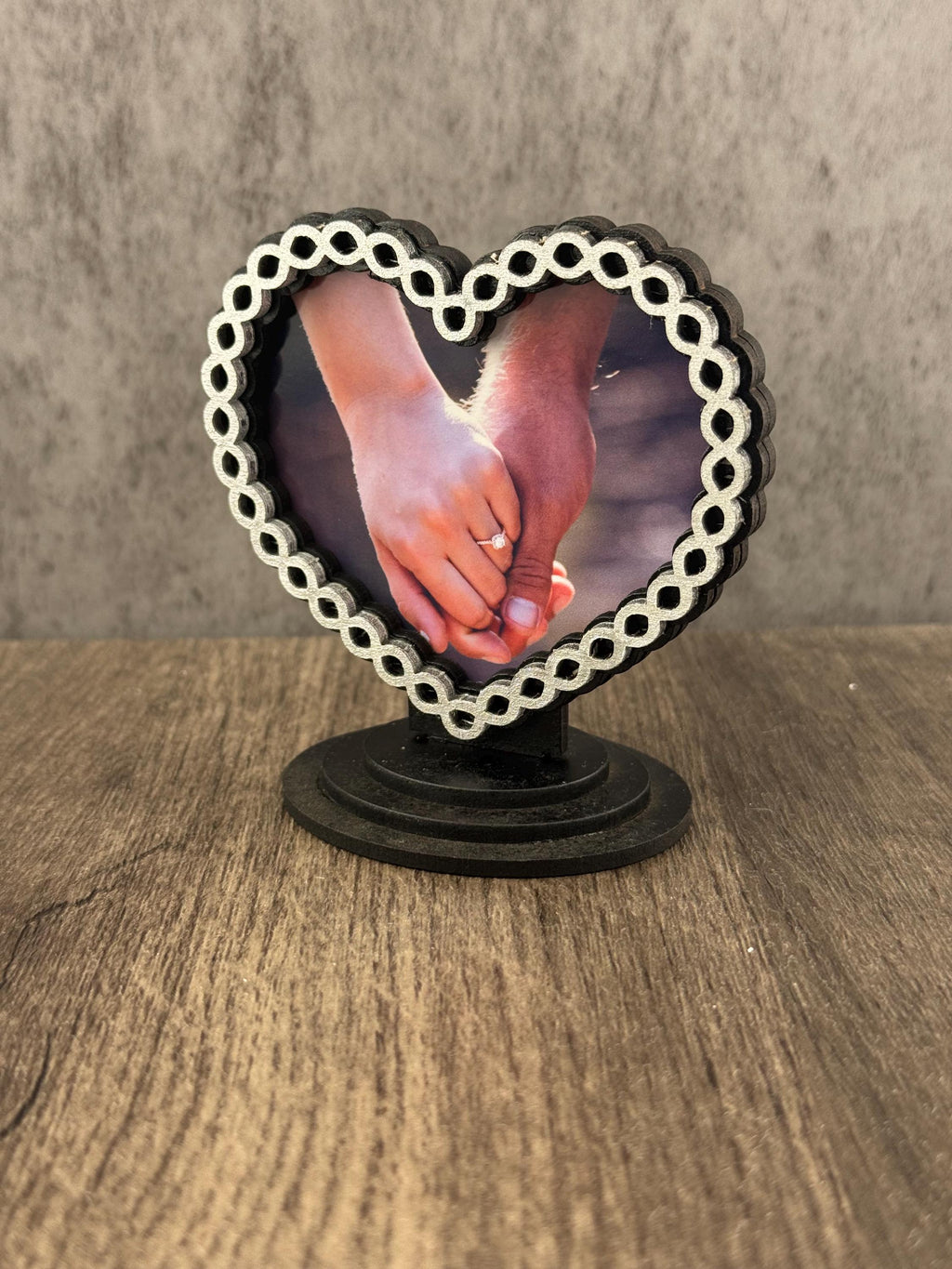Double-Sided Heart Frame Table Toppers – Magnetic Wedding Photo Holders